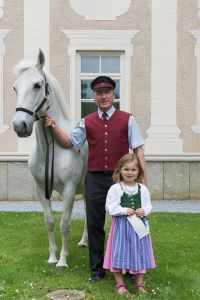 Lipizzaner trifft Lipizzanerdirndl _1