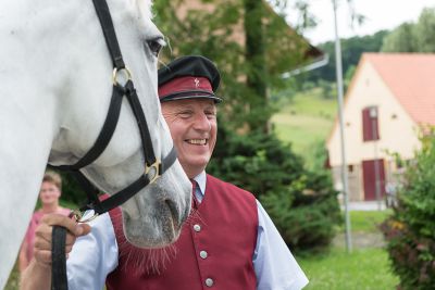 Lipizzaner trifft Lipizzanerdirndl _1