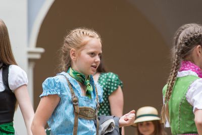 Lipizzaner trifft Lipizzanerdirndl _2