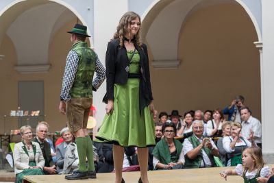 Lipizzaner trifft Lipizzanerdirndl 2016