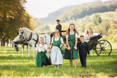 Neue Lipizzanerdirndlkollektion_43