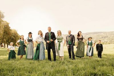 Neue Lipizzanerdirndlkollektion_47