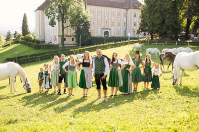 Neue Lipizzanerdirndlkollektion_48